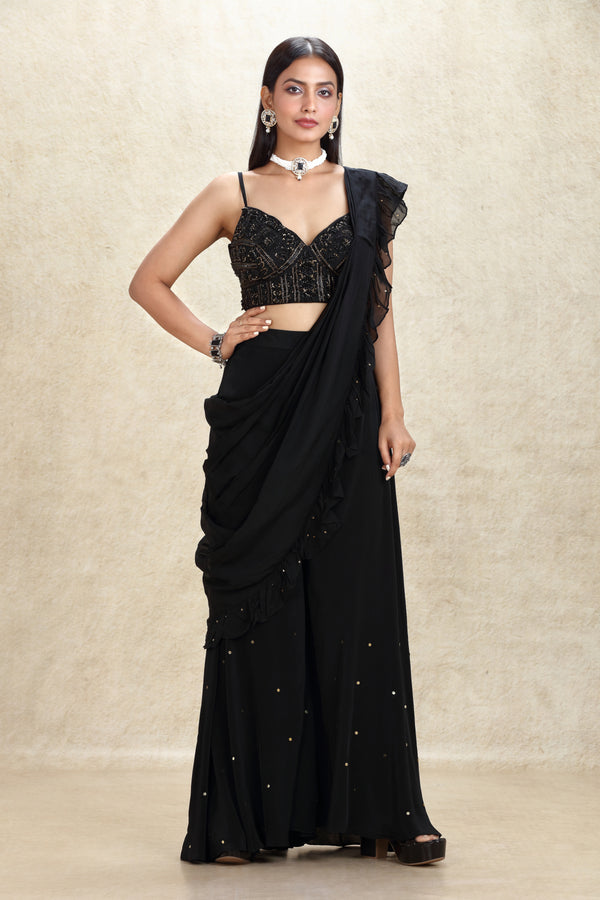 Elegant Indo Western Dresses for Women - Shehnai Bridal Boutique Elegant Indo Western Dresses for Women - Shehnai Bridal Boutique